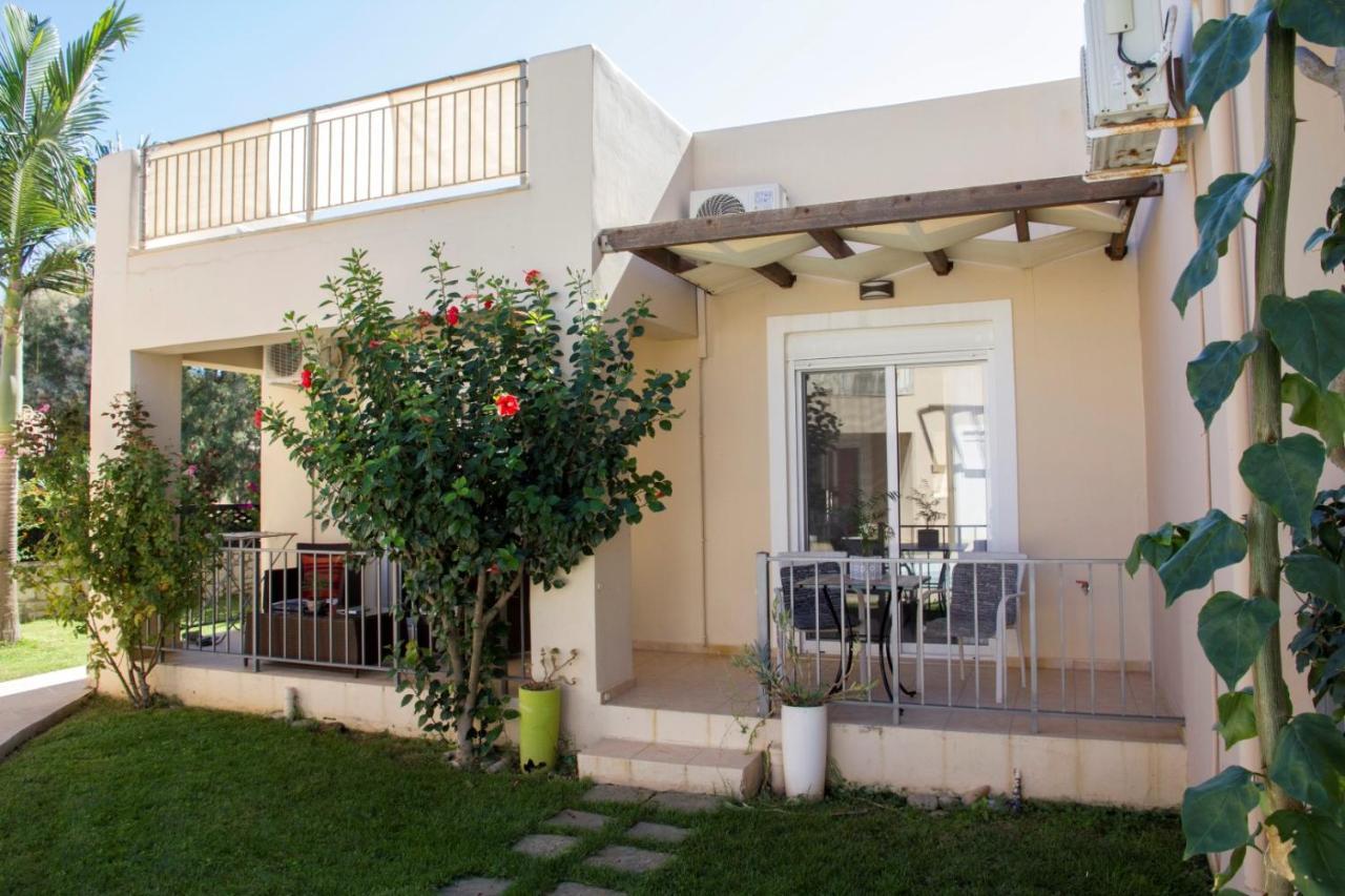 Villa Nopigia Homeleader 外观 照片