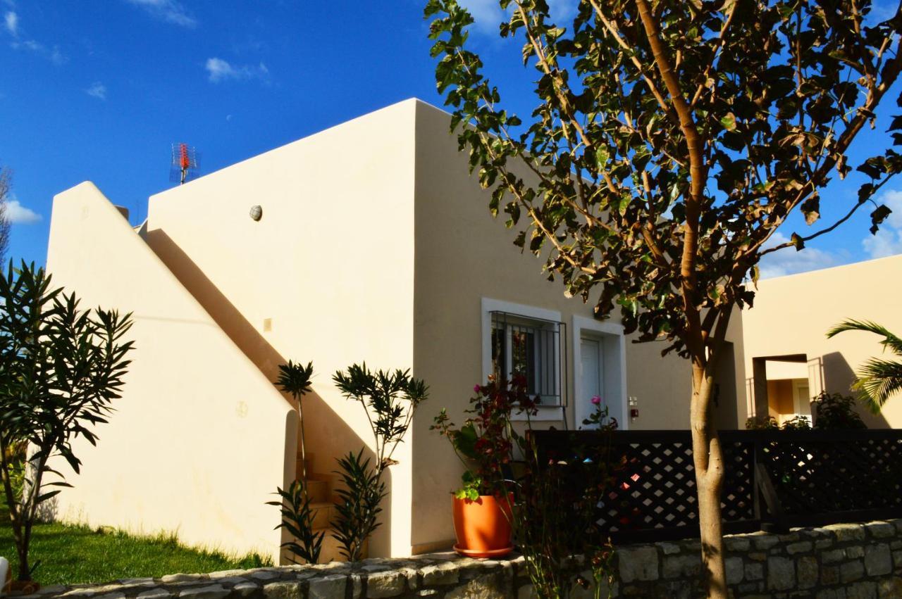 Villa Nopigia Homeleader 外观 照片